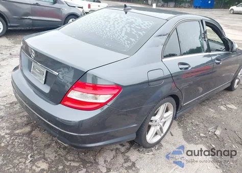 2008 Mercedes-Benz C 300 Luxury/Sport z USA, uszkodzony, nr VIN WDDGF54X38F075307